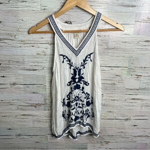 Lucky brand blouse top size  xs white blue pattern tank